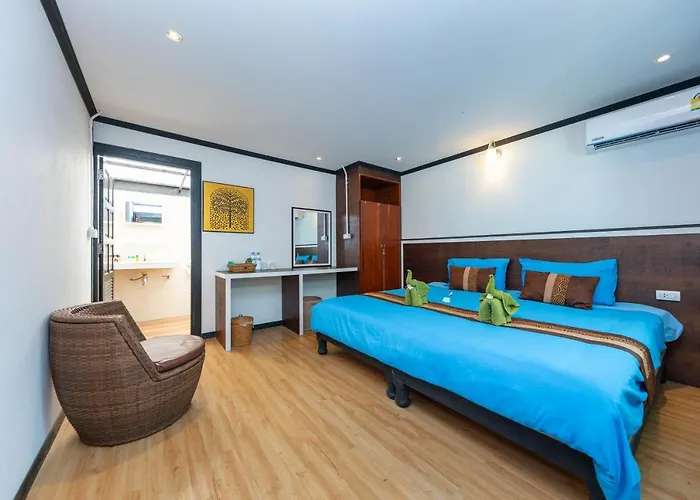 Phi Phi Long Beach Bungalow