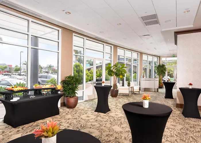 Doubletree By Hilton San Diego Bayside