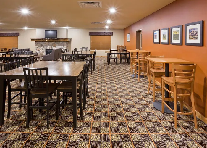 Americinn By Wyndham Fargo Medical Center