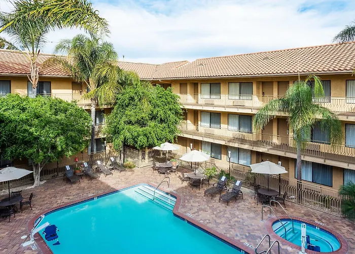 Holiday Inn Express Simi Valley By Ihg