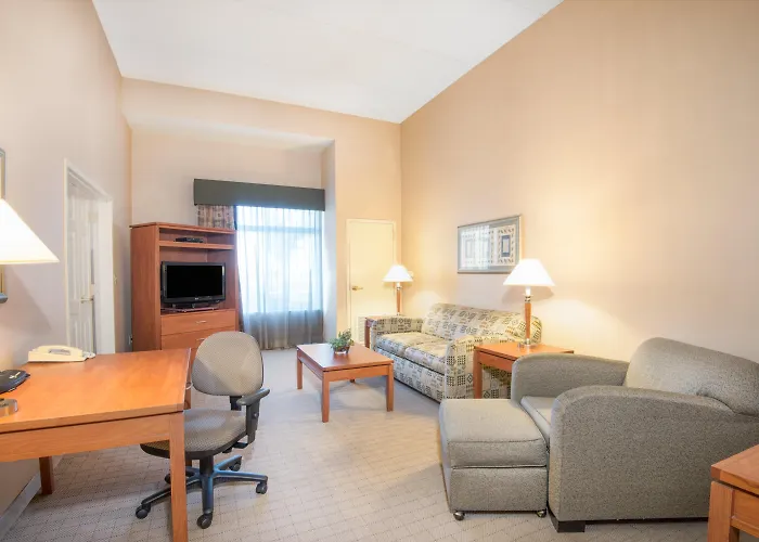 Holiday Inn & Suites Goodyear - West Phoenix Area By Ihg