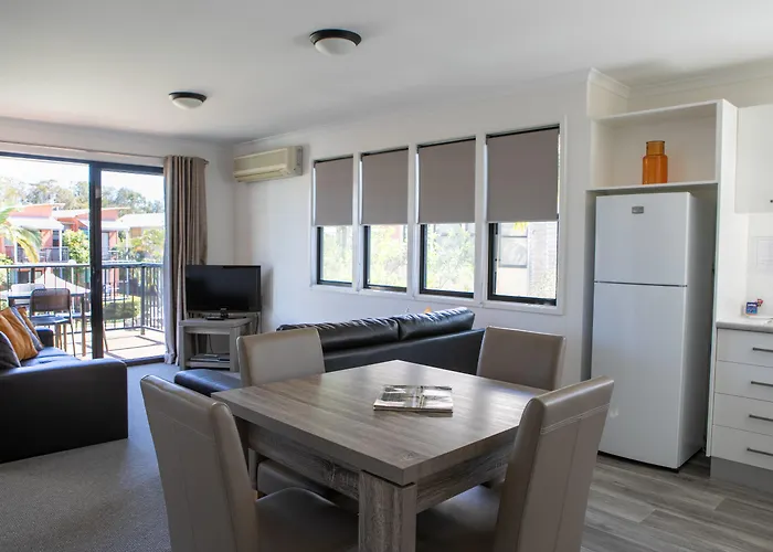 Noosa Lakes Resort