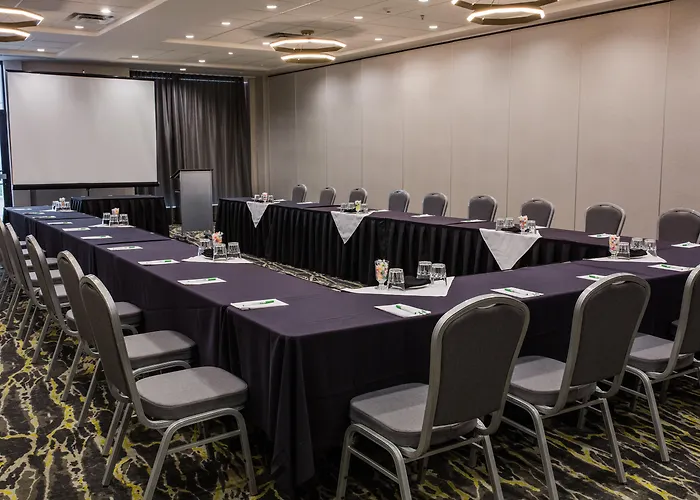 Holiday Inn Hotel & Suites Calgary South - Conference Ctr By Ihg