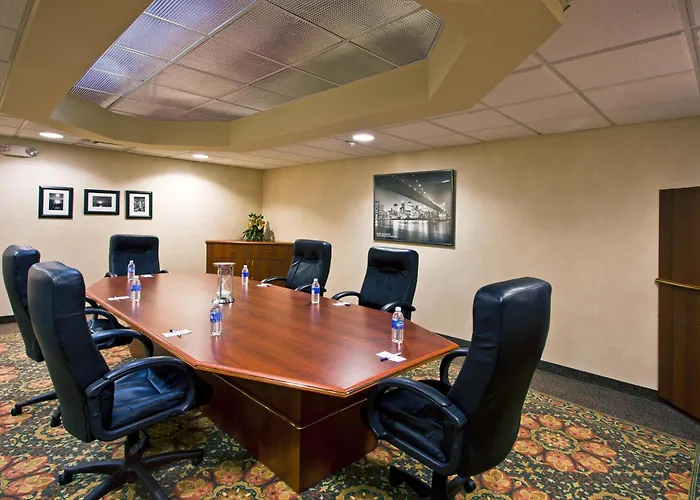 Holiday Inn Express Hotel & Suites Waterford By Ihg