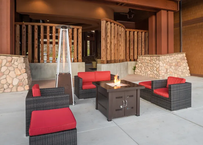 Holiday Inn Express Klamath - Redwood Ntl Pk Area By Ihg