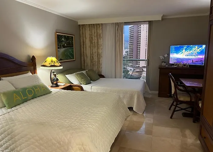 Aloha Gem Studio: Waikiki Retreat with High-Speed Wi-Fi