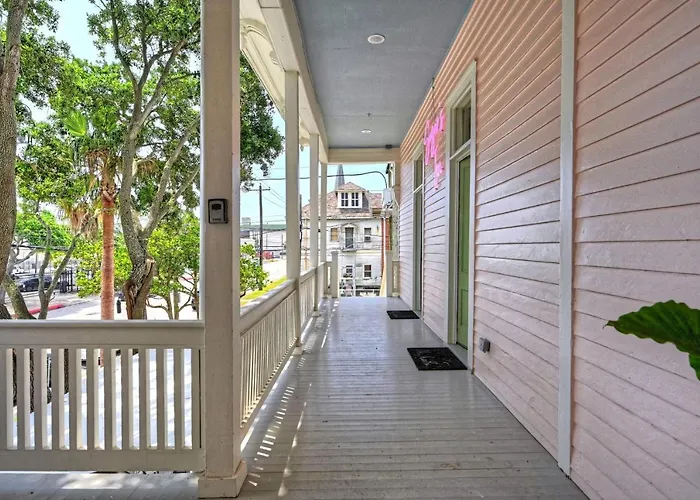 Bolivar Peninsula Resorts