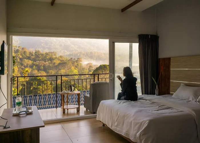 Munnar Majestic Resort With Pool