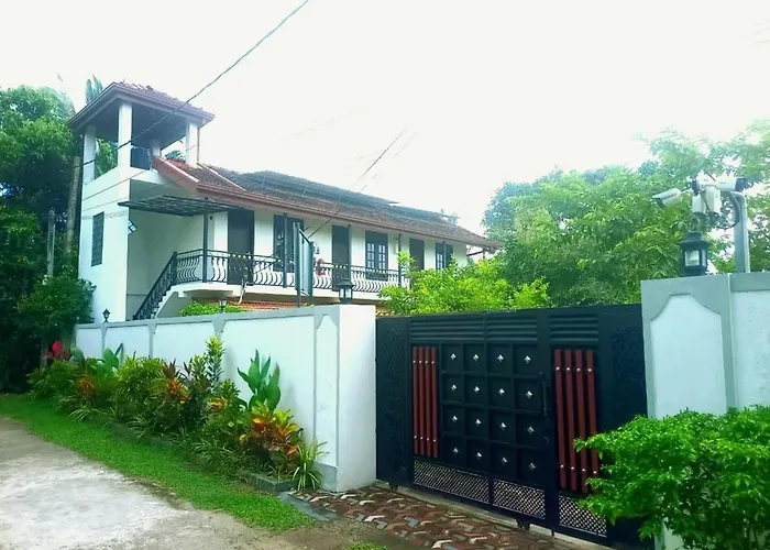 Dinu Lanka Resort