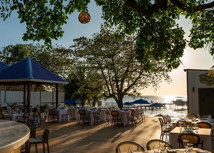 Blue Roatan Resort