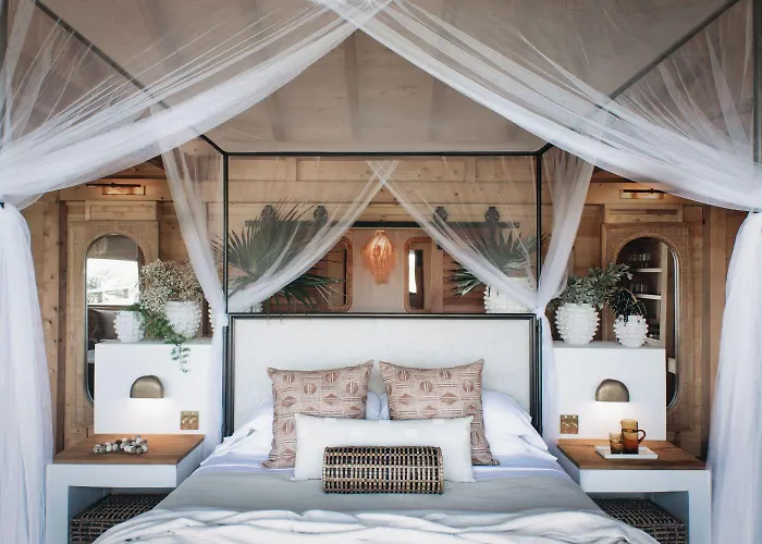 Lovango Resort And Beach Club