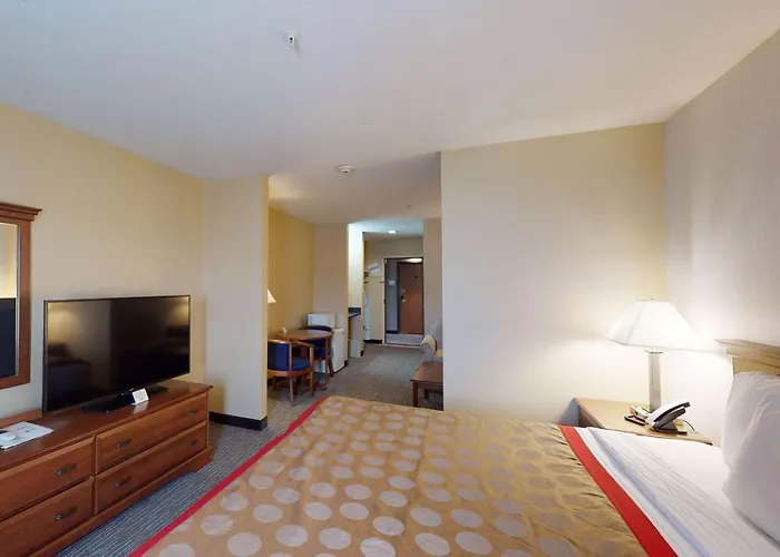 Ramada By Wyndham Strasburg - Shenandoah Valley