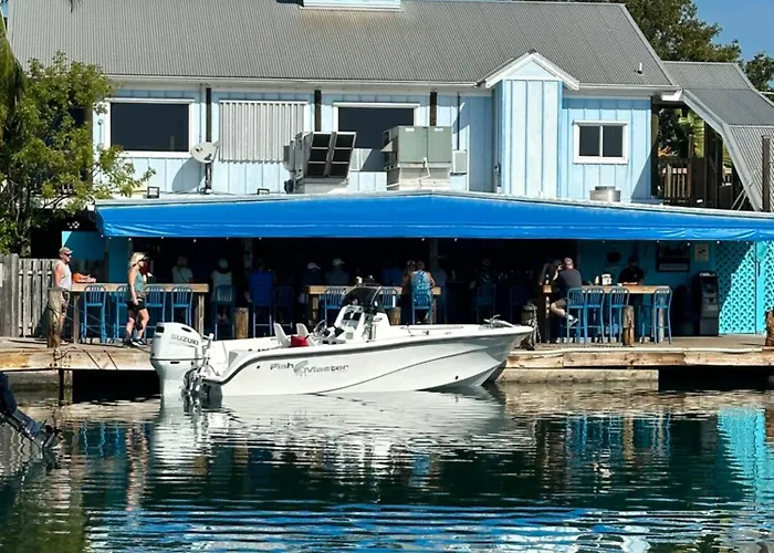 Aqua Lodges At Hurricane Hole Marina