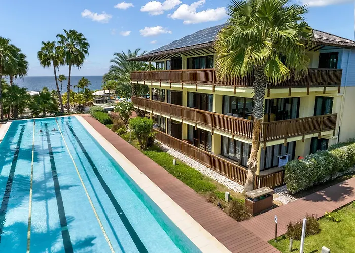 Lionsdive Beach Resort