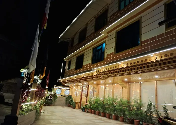 Hotel Zingkham Residency