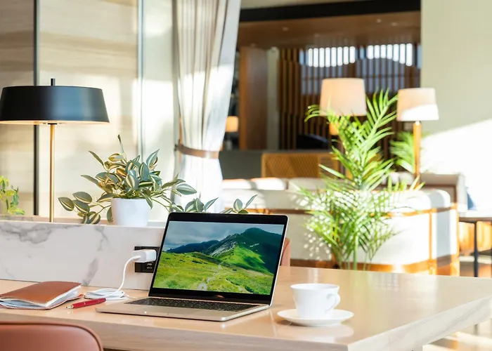 Aqa Hotel Premium