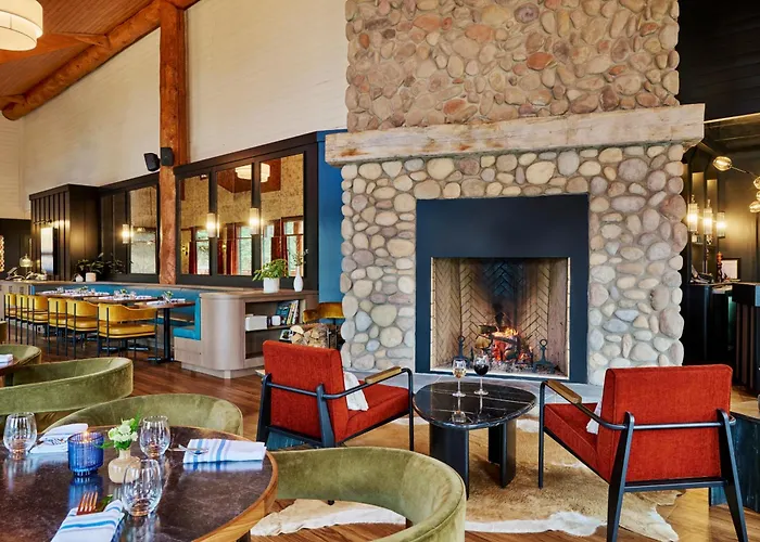 Pyramid Lake Lodge