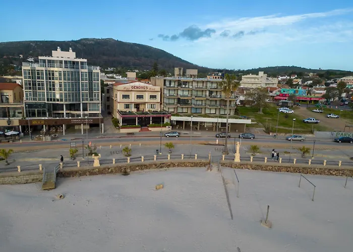 Hotel Genoves