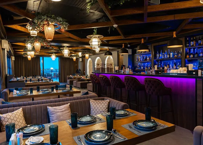 Shamsan Airport Hotel