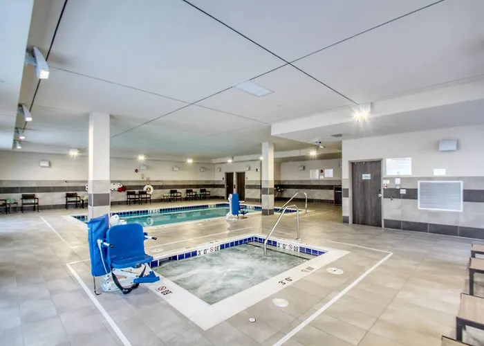 Courtyard By Marriott Fargo