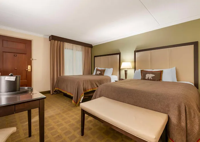 Best Western Plus White Bear Country Inn