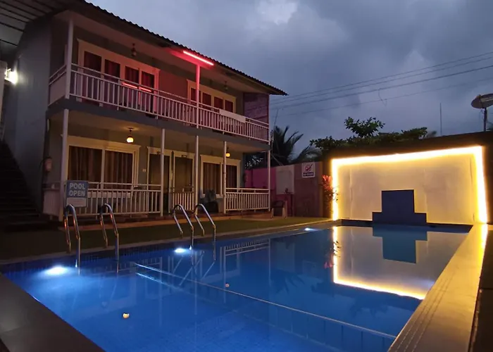 Sea Shell Beach Cottages & Suites