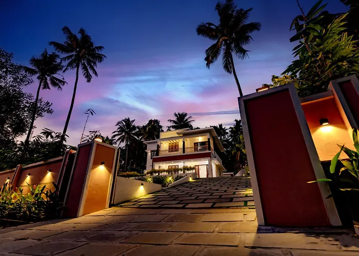 The Vogue - Luxury Private Pool Villa , Athirappilly