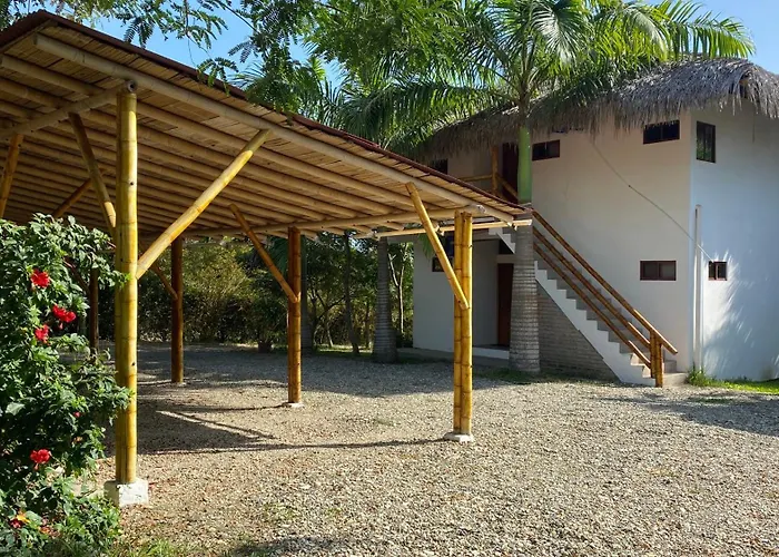 Hosteria Guachapeli