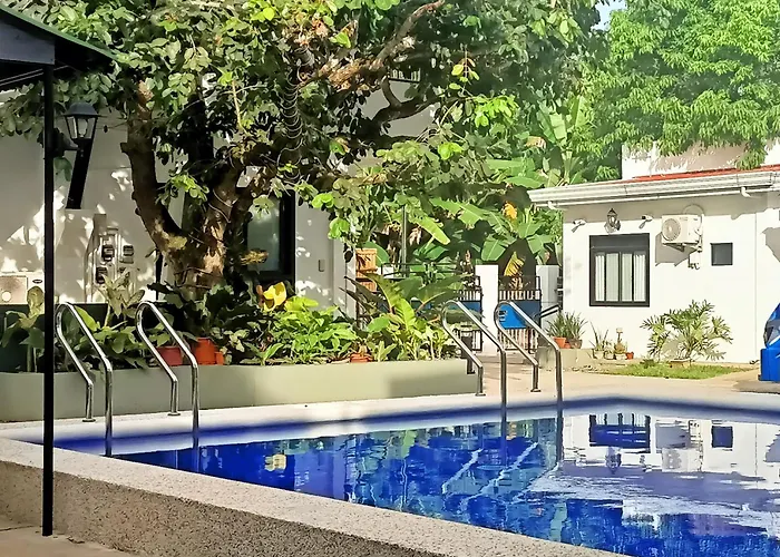 Alona Whitehouses Resort
