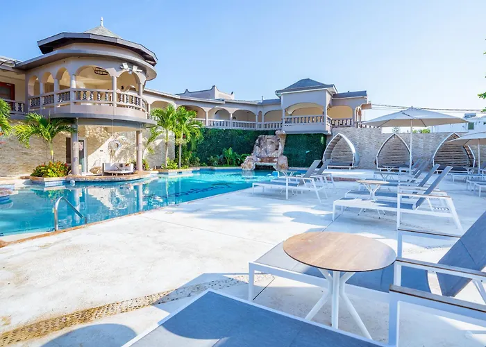 Whitehouse Resorts