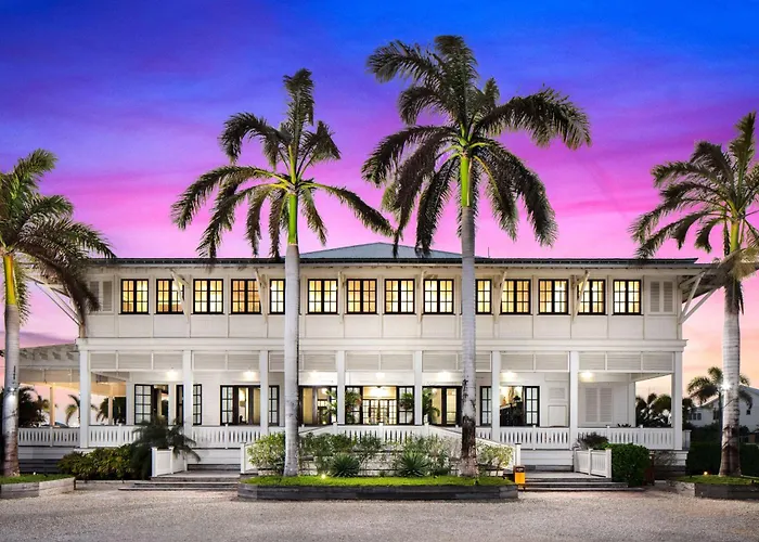 Mahogany Bay Resort And Beach Club, Curio Collection