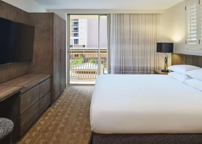 Embassy Suites By Hilton Waikiki Beach Walk