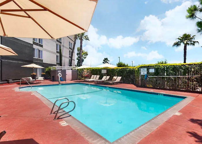 Best Western Plus Commerce Hotel