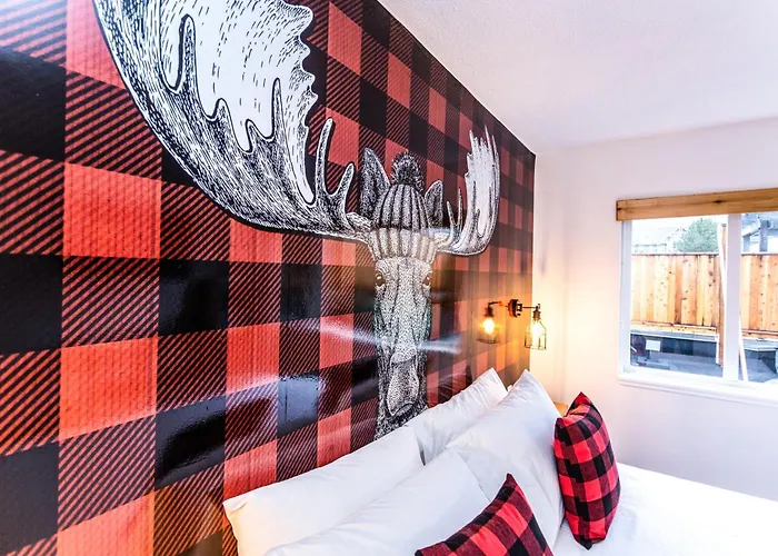 Crash Hotel Squamish