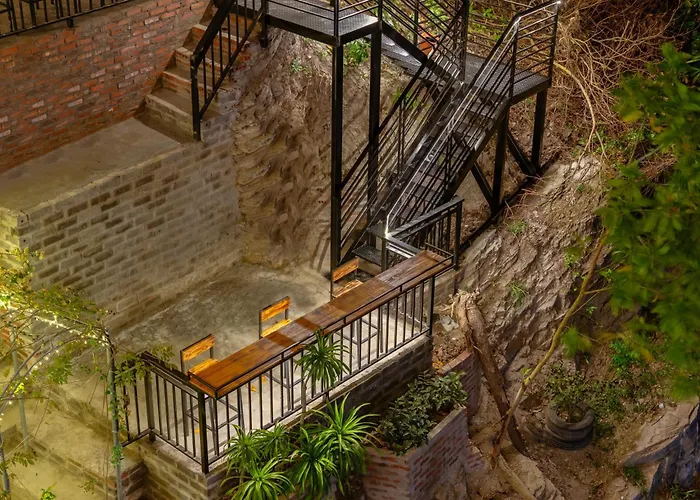 Cat Ba Xanh Spring Garden Hotel