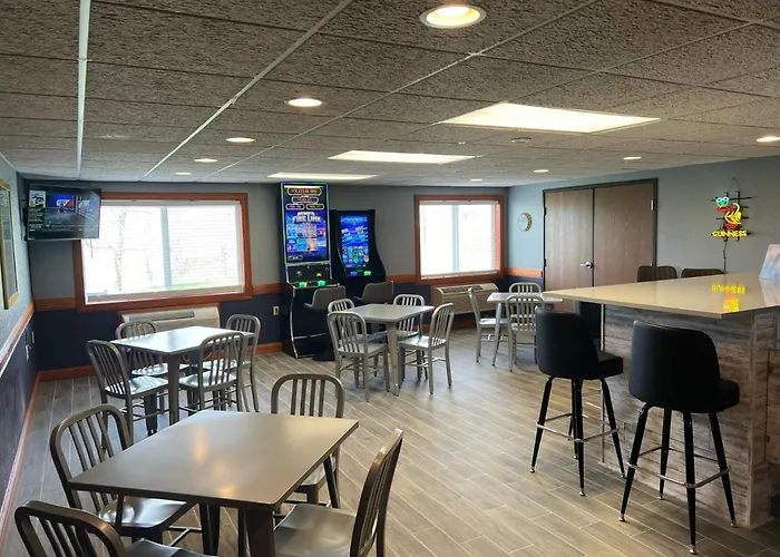 Americinn By Wyndham Manitowoc