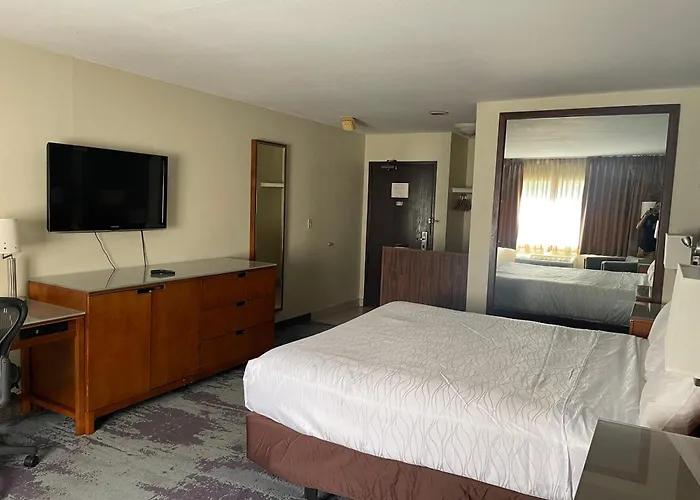 Portside Inn & Suites