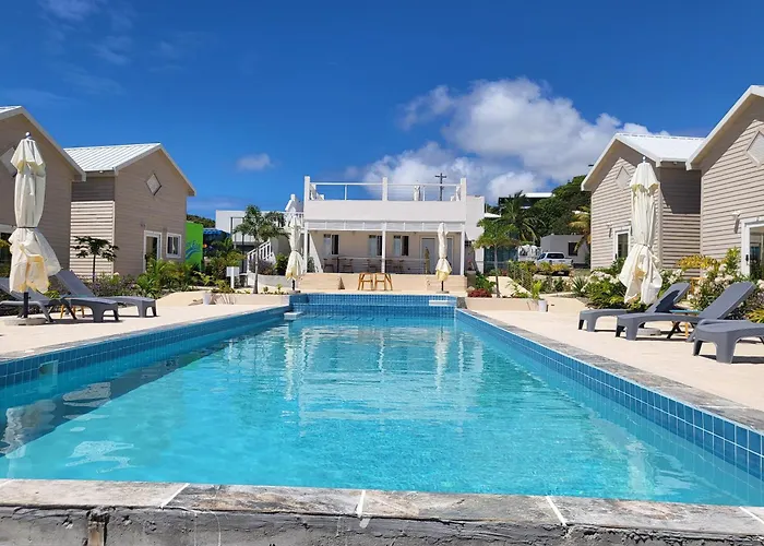 Crawlbay Suites Hotel
