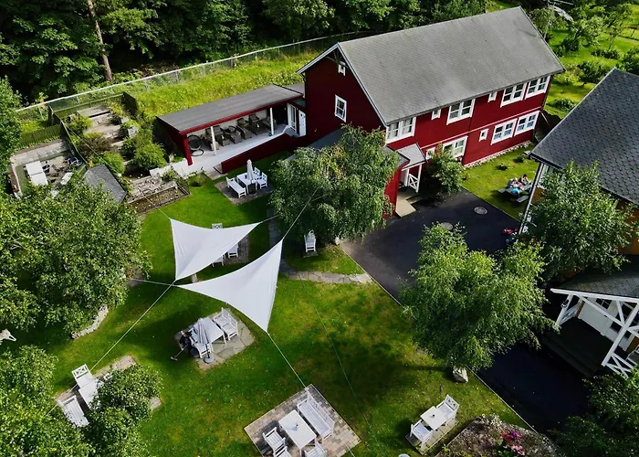 Valldal Fjord Lodge B&B