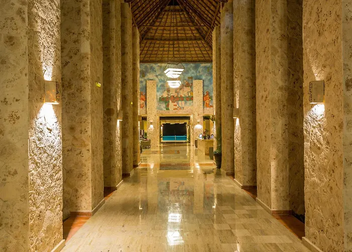 Grand Palladium Select White Sand Resort & Spa