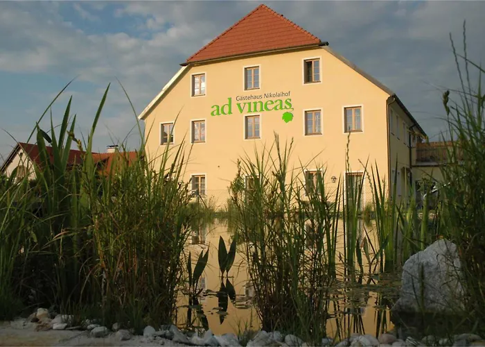 Ad Vineas Gaestehaus Nikolaihof-Hotel Garni