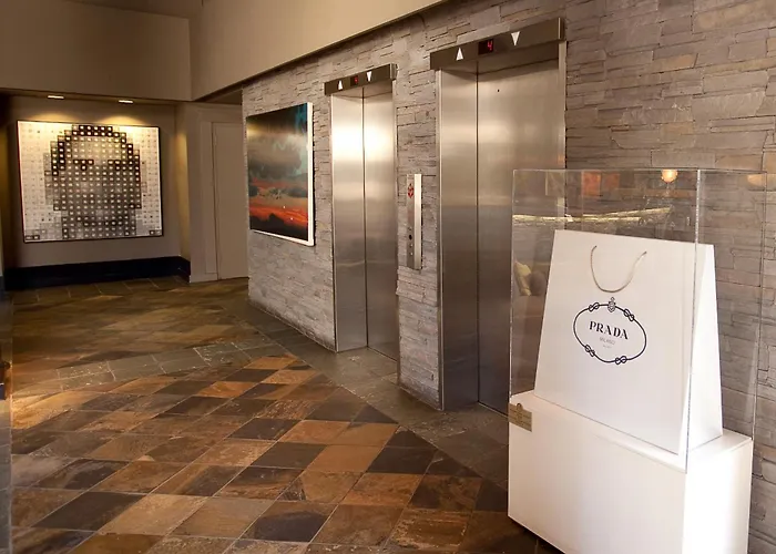 Hotel Arts