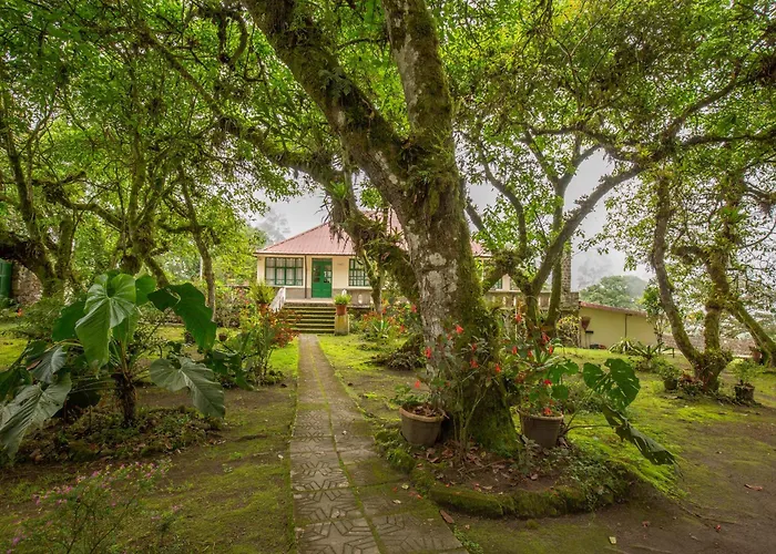 Niebli Historical Farm And Lodge At Pululahua Volcano