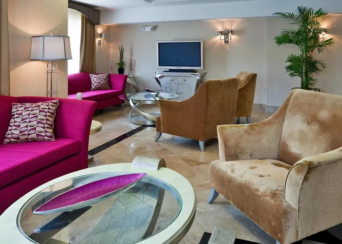 Holiday Inn Express Hotel & Suites Birmingham - Inverness 280 By Ihg
