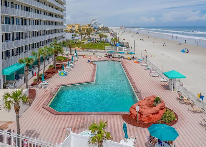 Harbour Beach Resort - Direct Oceanfront, Private Balcony !