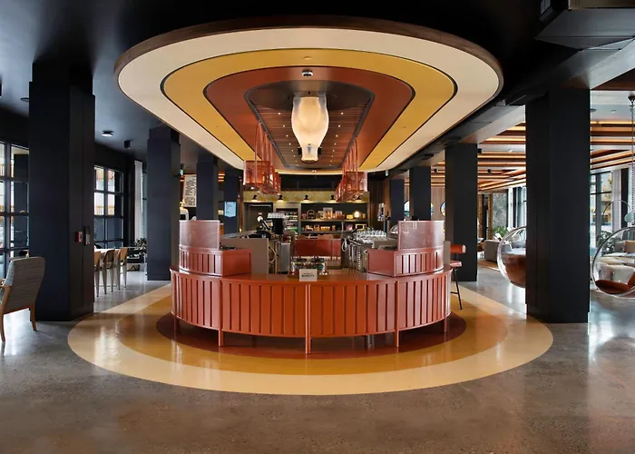 Moxy Banff