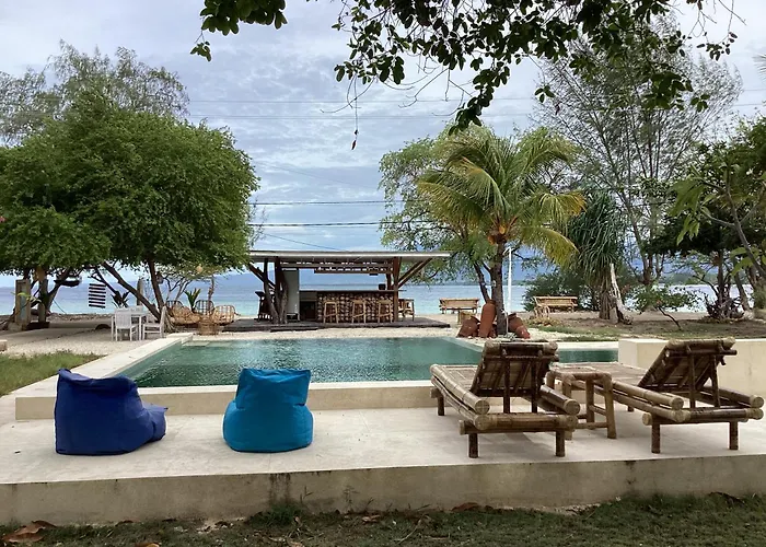 Juliantos By The Sea
