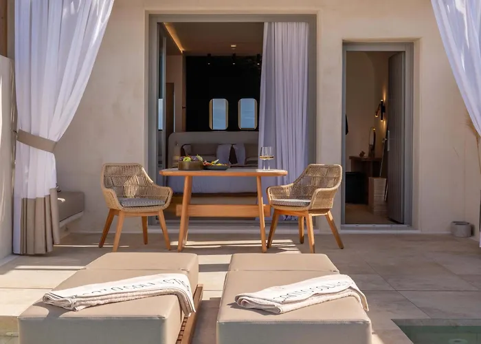 Santo Mine Oia Suites