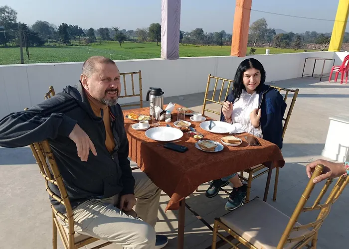 Narwar (Madhya Pradesh) Resorts