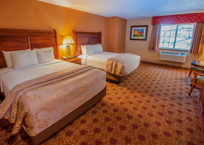 Hamilton Inn Select Beachfront Mackinaw City